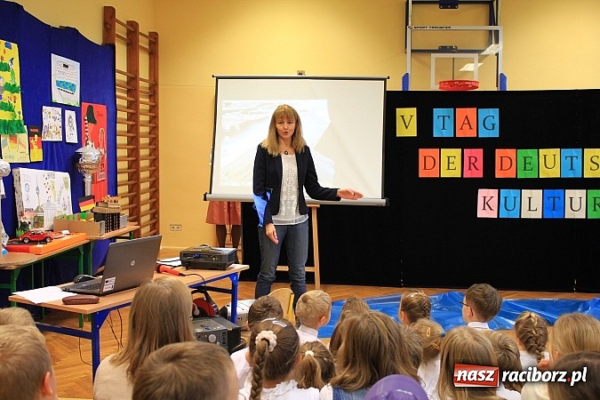 Zdjęcie w galerii na portalu naszraciborz.pl: Piąty Dzień Kultury Niemieckiej w SP 5 wiadomości z regionu