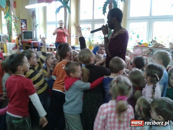 Zdjęcie w galerii na portalu naszraciborz.pl: Afrykańskie klimaty w Przedszkolu nr 17 wiadomości z regionu