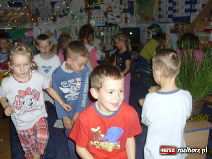 Zdjęcie w galerii na portalu naszraciborz.pl: Afrykańskie klimaty w Przedszkolu nr 17 wiadomości z regionu