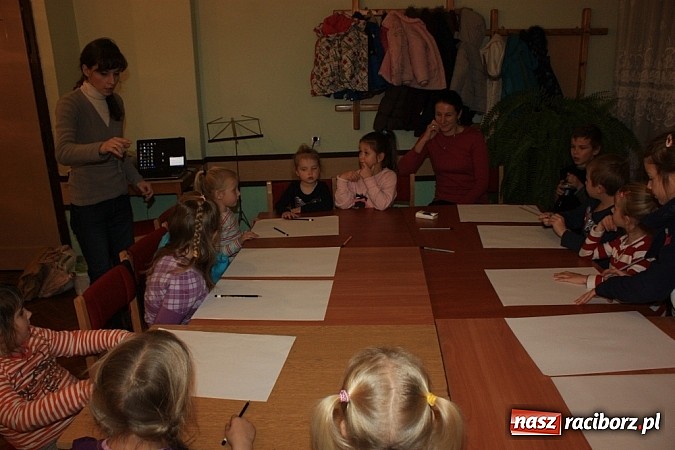 Zdjęcie w galerii na portalu naszraciborz.pl: Japonia - motyl i kwiat. Warsztaty w Krzanowicach wiadomości z regionu