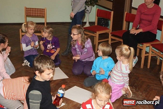 Zdjęcie w galerii na portalu naszraciborz.pl: Japonia - motyl i kwiat. Warsztaty w Krzanowicach wiadomości z regionu