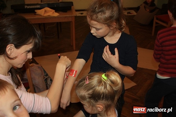 Zdjęcie w galerii na portalu naszraciborz.pl: Japonia - motyl i kwiat. Warsztaty w Krzanowicach wiadomości z regionu