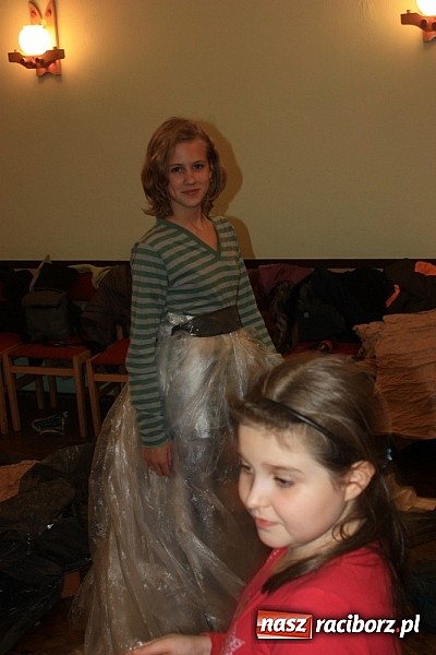 Zdjęcie w galerii na portalu naszraciborz.pl: Japonia - motyl i kwiat. Warsztaty w Krzanowicach wiadomości z regionu