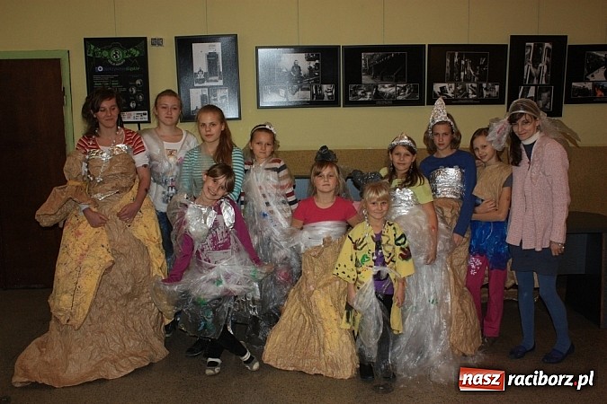 Zdjęcie w galerii na portalu naszraciborz.pl: Japonia - motyl i kwiat. Warsztaty w Krzanowicach wiadomości z regionu