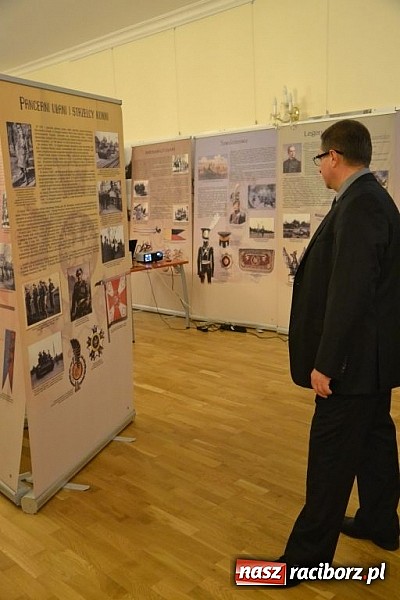 Zdjęcie w galerii na portalu naszraciborz.pl: Spotkanie pokoleń Rodziny Pułkowej na zamku wiadomości z regionu