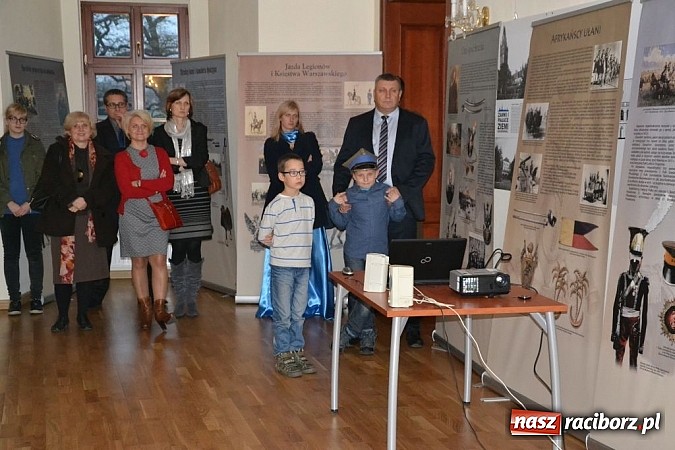 Zdjęcie w galerii na portalu naszraciborz.pl: Spotkanie pokoleń Rodziny Pułkowej na zamku wiadomości z regionu