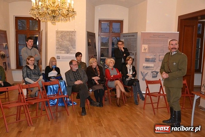 Zdjęcie w galerii na portalu naszraciborz.pl: Spotkanie pokoleń Rodziny Pułkowej na zamku wiadomości z regionu