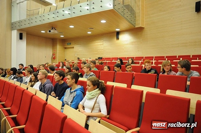 Zdjęcie w galerii na portalu naszraciborz.pl: Młodzież z gminy Krzyżanowice ugoszczona na Akademii G&oacute;rniczo-Hutniczej wiadomości z regionu