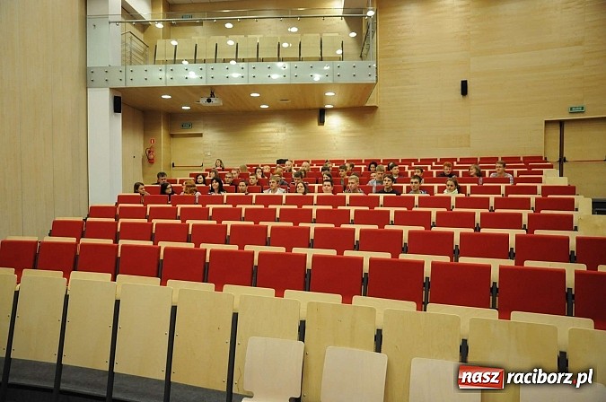 Zdjęcie w galerii na portalu naszraciborz.pl: Młodzież z gminy Krzyżanowice ugoszczona na Akademii G&oacute;rniczo-Hutniczej wiadomości z regionu