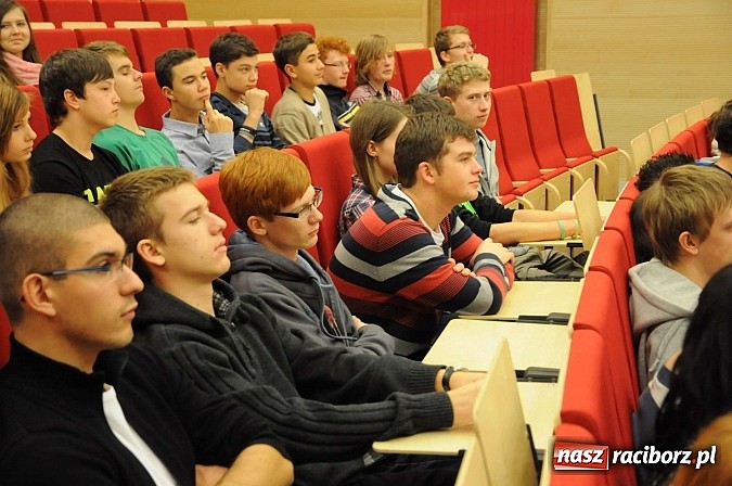 Zdjęcie w galerii na portalu naszraciborz.pl: Młodzież z gminy Krzyżanowice ugoszczona na Akademii G&oacute;rniczo-Hutniczej wiadomości z regionu