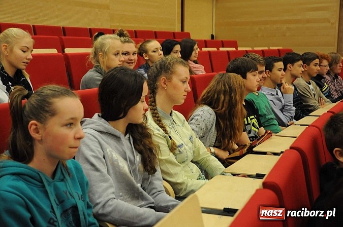 Zdjęcie w galerii na portalu naszraciborz.pl: Młodzież z gminy Krzyżanowice ugoszczona na Akademii G&oacute;rniczo-Hutniczej wiadomości z regionu