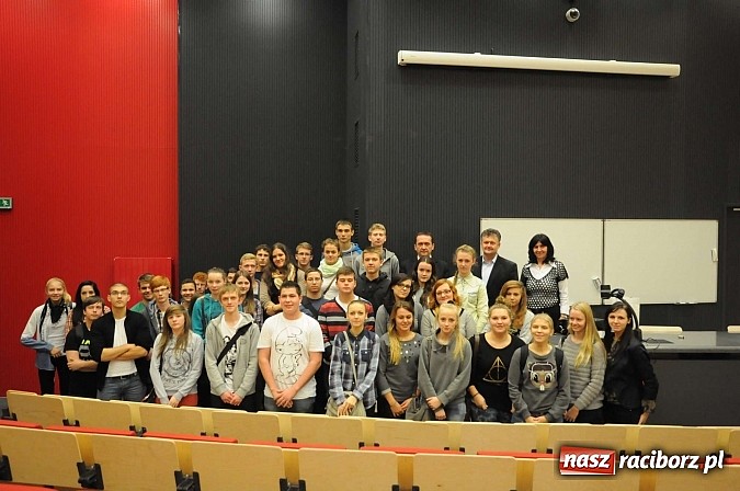 Zdjęcie w galerii na portalu naszraciborz.pl: Młodzież z gminy Krzyżanowice ugoszczona na Akademii G&oacute;rniczo-Hutniczej wiadomości z regionu