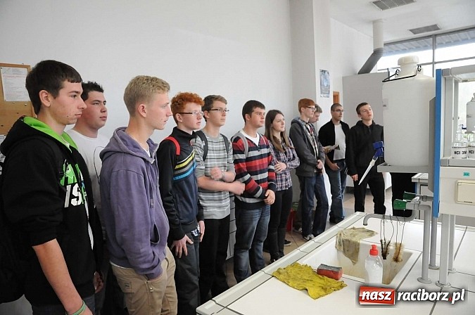 Zdjęcie w galerii na portalu naszraciborz.pl: Młodzież z gminy Krzyżanowice ugoszczona na Akademii G&oacute;rniczo-Hutniczej wiadomości z regionu