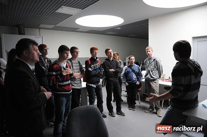 Zdjęcie w galerii na portalu naszraciborz.pl: Młodzież z gminy Krzyżanowice ugoszczona na Akademii G&oacute;rniczo-Hutniczej wiadomości z regionu