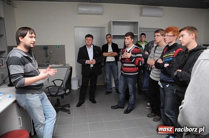 Zdjęcie w galerii na portalu naszraciborz.pl: Młodzież z gminy Krzyżanowice ugoszczona na Akademii G&oacute;rniczo-Hutniczej wiadomości z regionu