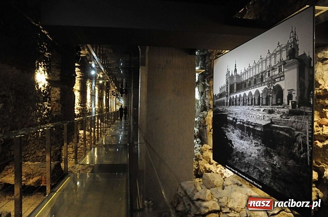 Zdjęcie w galerii na portalu naszraciborz.pl: Młodzież z gminy Krzyżanowice ugoszczona na Akademii G&oacute;rniczo-Hutniczej wiadomości z regionu