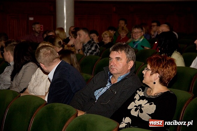 Zdjęcie w galerii na portalu naszraciborz.pl: Bilety na kabarety sprzedają się na pniu. Paranienormalni wystąpili dwa razy wiadomości z regionu