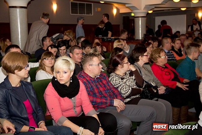 Zdjęcie w galerii na portalu naszraciborz.pl: Bilety na kabarety sprzedają się na pniu. Paranienormalni wystąpili dwa razy wiadomości z regionu