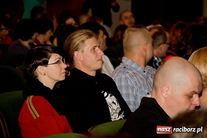 Zdjęcie w galerii na portalu naszraciborz.pl: Bilety na kabarety sprzedają się na pniu. Paranienormalni wystąpili dwa razy wiadomości z regionu