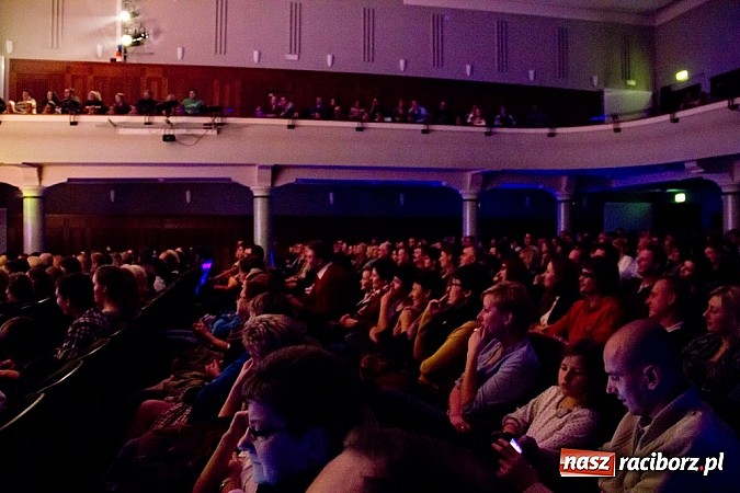 Zdjęcie w galerii na portalu naszraciborz.pl: Bilety na kabarety sprzedają się na pniu. Paranienormalni wystąpili dwa razy wiadomości z regionu