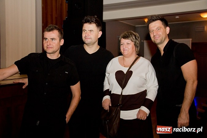 Zdjęcie w galerii na portalu naszraciborz.pl: Bilety na kabarety sprzedają się na pniu. Paranienormalni wystąpili dwa razy wiadomości z regionu