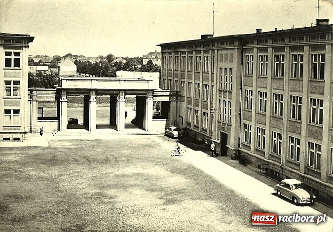 Zdjęcie w galerii na portalu naszraciborz.pl: Hej kudłaty, kup se waty. Kim był słynny Arafat z ulicy Długiej w Raciborzu?  wiadomości z regionu