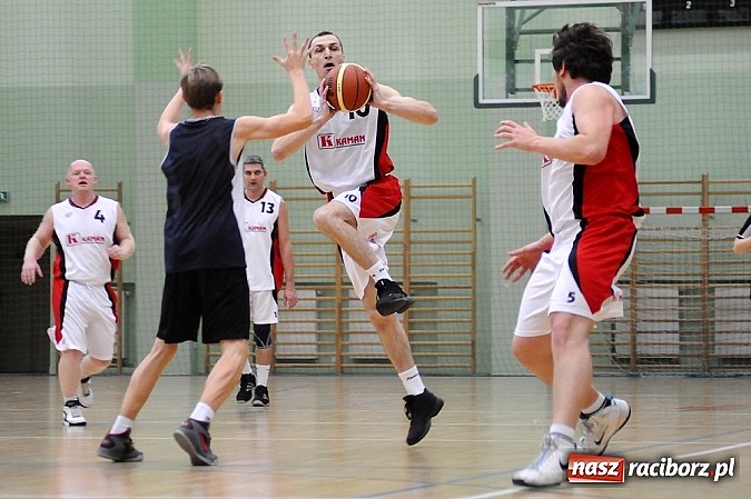 Zdjęcie w galerii na portalu naszraciborz.pl: Koszykówka. Kaman przegrywa i dwie dogrywki Koltechu wiadomości z regionu