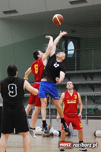 Zdjęcie w galerii na portalu naszraciborz.pl: Koszykówka. Kaman przegrywa i dwie dogrywki Koltechu wiadomości z regionu
