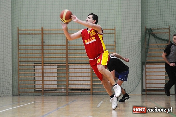 Zdjęcie w galerii na portalu naszraciborz.pl: Koszykówka. Kaman przegrywa i dwie dogrywki Koltechu wiadomości z regionu