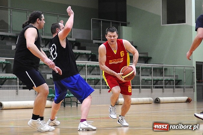Zdjęcie w galerii na portalu naszraciborz.pl: Koszykówka. Kaman przegrywa i dwie dogrywki Koltechu wiadomości z regionu