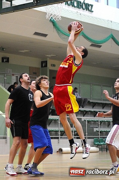 Zdjęcie w galerii na portalu naszraciborz.pl: Koszykówka. Kaman przegrywa i dwie dogrywki Koltechu wiadomości z regionu