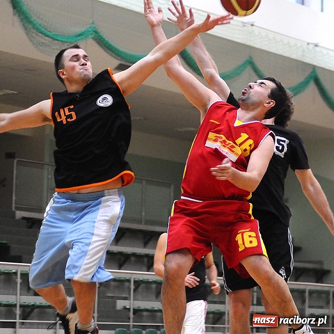 Zdjęcie w galerii na portalu naszraciborz.pl: Koszykówka. Kaman przegrywa i dwie dogrywki Koltechu wiadomości z regionu