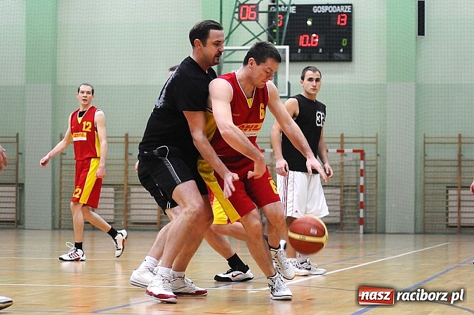 Zdjęcie w galerii na portalu naszraciborz.pl: Koszykówka. Kaman przegrywa i dwie dogrywki Koltechu wiadomości z regionu