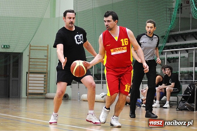 Zdjęcie w galerii na portalu naszraciborz.pl: Koszykówka. Kaman przegrywa i dwie dogrywki Koltechu wiadomości z regionu