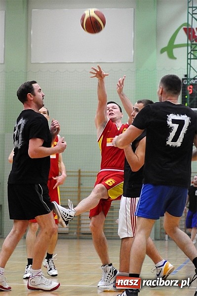 Zdjęcie w galerii na portalu naszraciborz.pl: Koszykówka. Kaman przegrywa i dwie dogrywki Koltechu wiadomości z regionu