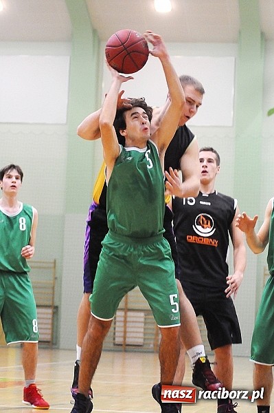 Zdjęcie w galerii na portalu naszraciborz.pl: Koszykówka. Kaman przegrywa i dwie dogrywki Koltechu wiadomości z regionu