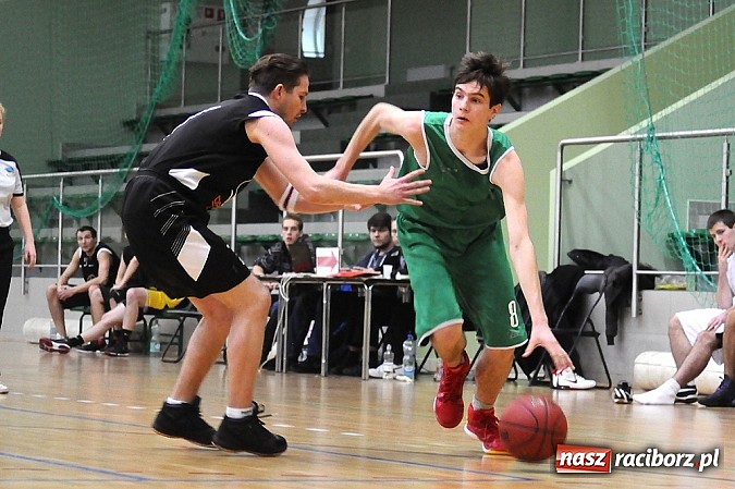 Zdjęcie w galerii na portalu naszraciborz.pl: Koszykówka. Kaman przegrywa i dwie dogrywki Koltechu wiadomości z regionu