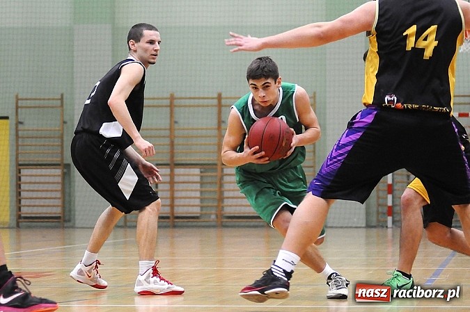 Zdjęcie w galerii na portalu naszraciborz.pl: Koszykówka. Kaman przegrywa i dwie dogrywki Koltechu wiadomości z regionu