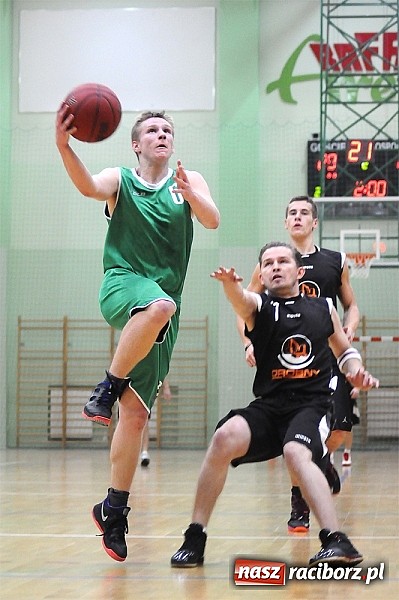 Zdjęcie w galerii na portalu naszraciborz.pl: Koszykówka. Kaman przegrywa i dwie dogrywki Koltechu wiadomości z regionu