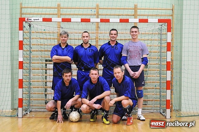 Zdjęcie w galerii na portalu naszraciborz.pl: Ostre strzelanie w Halowej Lidze Piłki Nożnej wiadomości z regionu