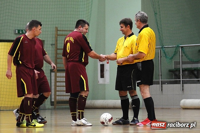 Zdjęcie w galerii na portalu naszraciborz.pl: Ostre strzelanie w Halowej Lidze Piłki Nożnej wiadomości z regionu