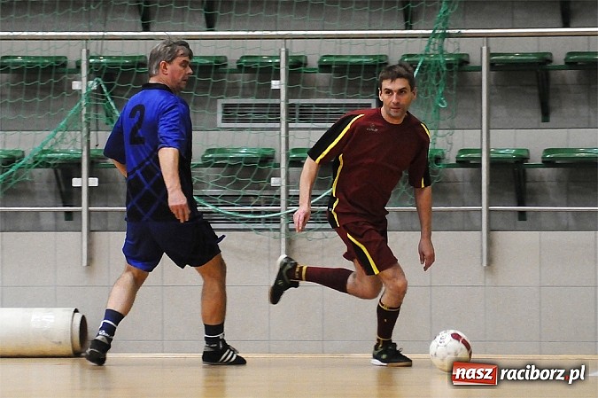 Zdjęcie w galerii na portalu naszraciborz.pl: Ostre strzelanie w Halowej Lidze Piłki Nożnej wiadomości z regionu