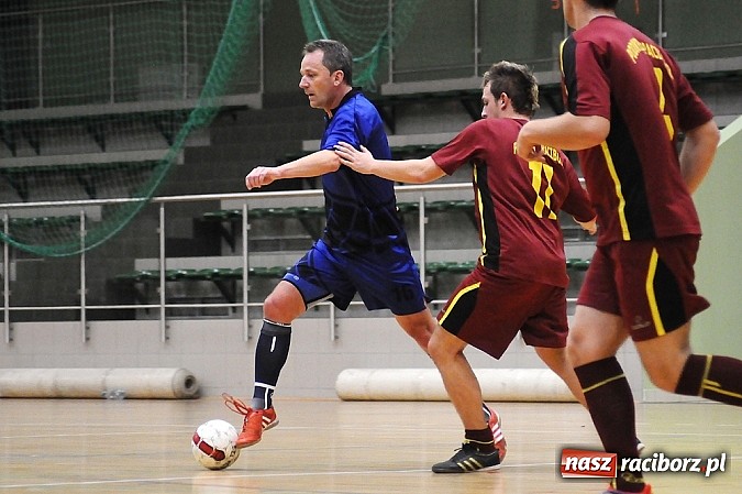 Zdjęcie w galerii na portalu naszraciborz.pl: Ostre strzelanie w Halowej Lidze Piłki Nożnej wiadomości z regionu