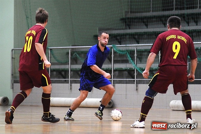 Zdjęcie w galerii na portalu naszraciborz.pl: Ostre strzelanie w Halowej Lidze Piłki Nożnej wiadomości z regionu