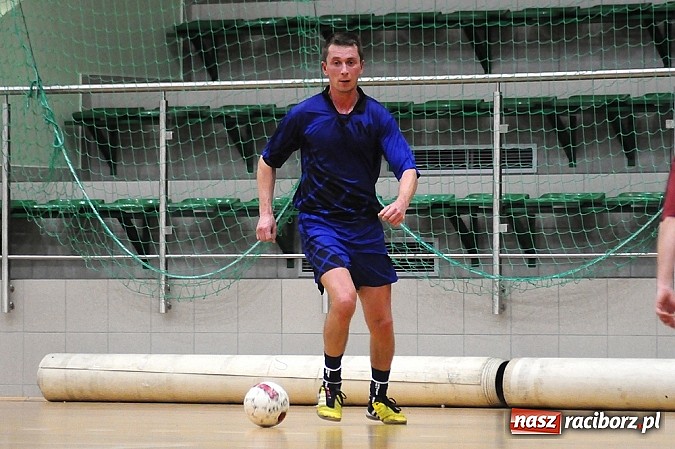 Zdjęcie w galerii na portalu naszraciborz.pl: Ostre strzelanie w Halowej Lidze Piłki Nożnej wiadomości z regionu