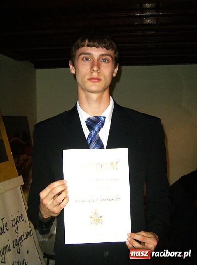 Zdjęcie w galerii na portalu naszraciborz.pl: Gimnazjum nr 5 ma patrona wiadomości z regionu