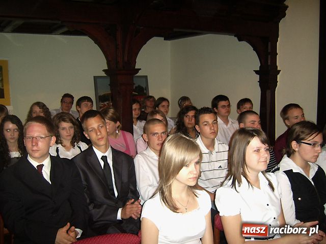 Zdjęcie w galerii na portalu naszraciborz.pl: Gimnazjum nr 5 ma patrona wiadomości z regionu