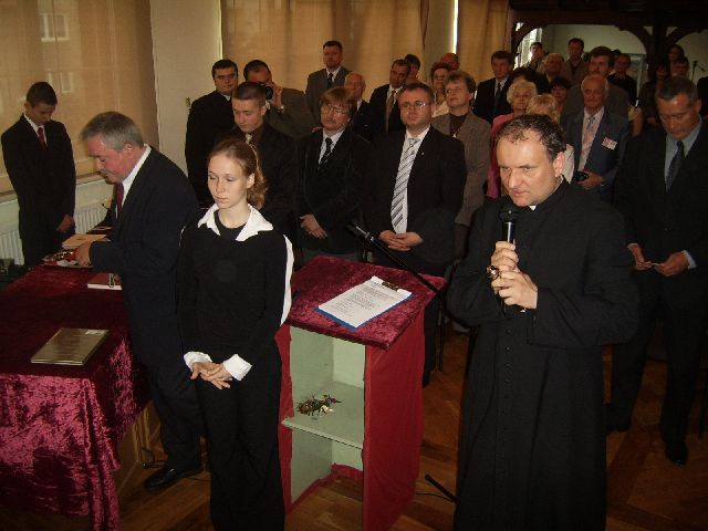 Zdjęcie w galerii na portalu naszraciborz.pl: Gimnazjum nr 5 ma patrona wiadomości z regionu