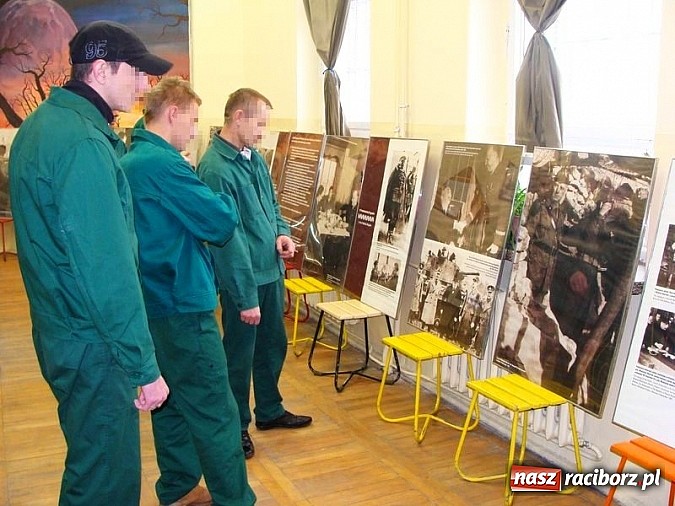 Zdjęcie w galerii na portalu naszraciborz.pl: Raciborscy więźniowie poznają historię Polski wiadomości z regionu