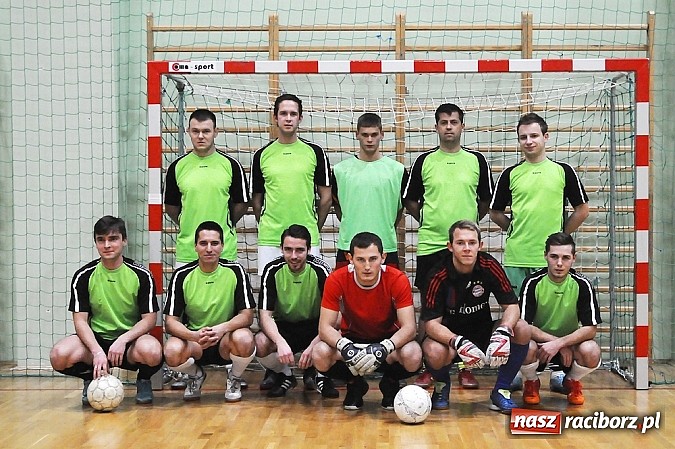 Zdjęcie w galerii na portalu naszraciborz.pl: Niespodzianka w HLPN. Pędzące Byki pokonały mistrza wiadomości z regionu